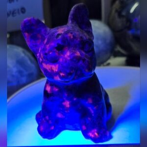 Yooperlite UV Reactive Crystal French Bulldog Carving 14oz